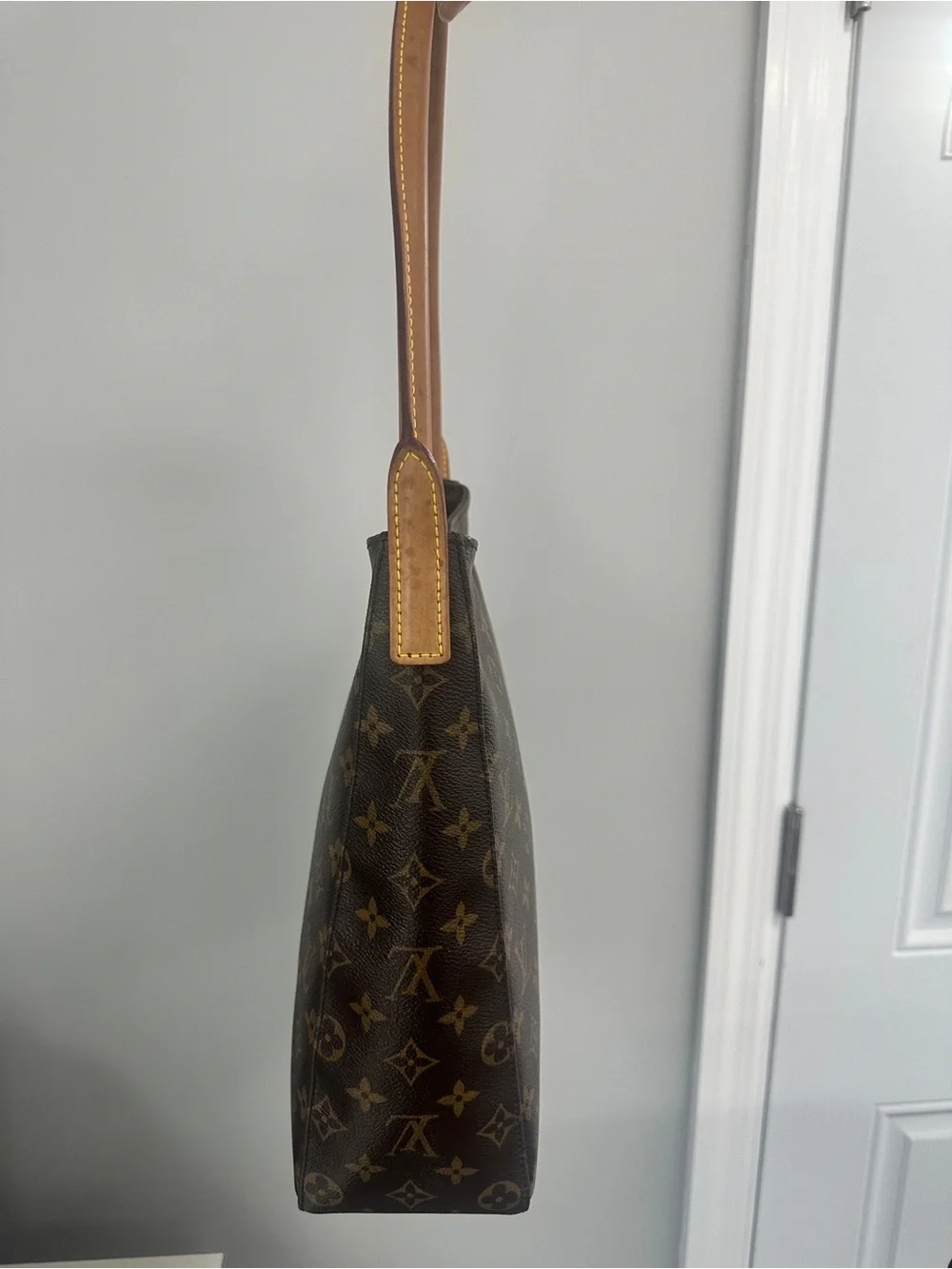 Vintage Authentic Louis Vuitton Looping GM Monogram Canvas Tote
